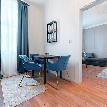 City Appartement Wagram Am Hauptbahnhof Sankt Poelten Extérieur photo
