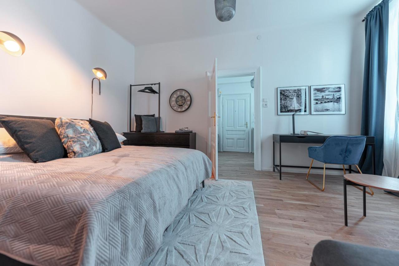 City Appartement Wagram Am Hauptbahnhof Sankt Poelten Extérieur photo