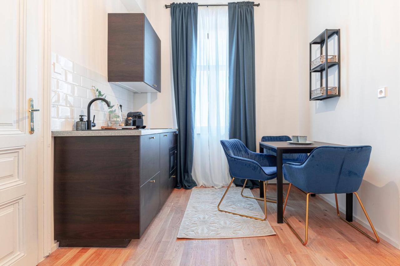 City Appartement Wagram Am Hauptbahnhof Sankt Poelten Extérieur photo